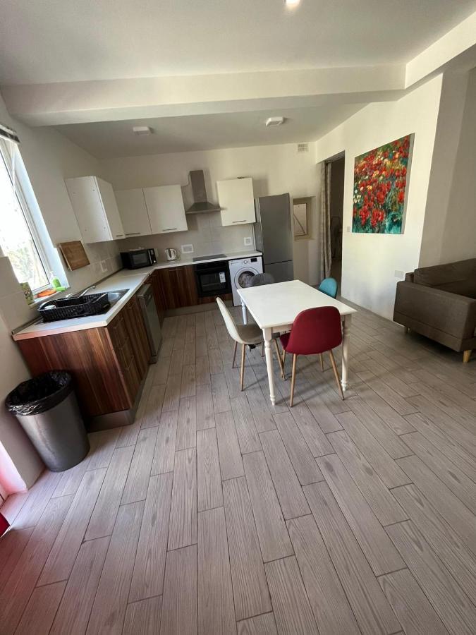 City Center Properties - Modern Room With Ac & Ensuit Bathroom - Room 1 San Pawl il-Baħar Kültér fotó